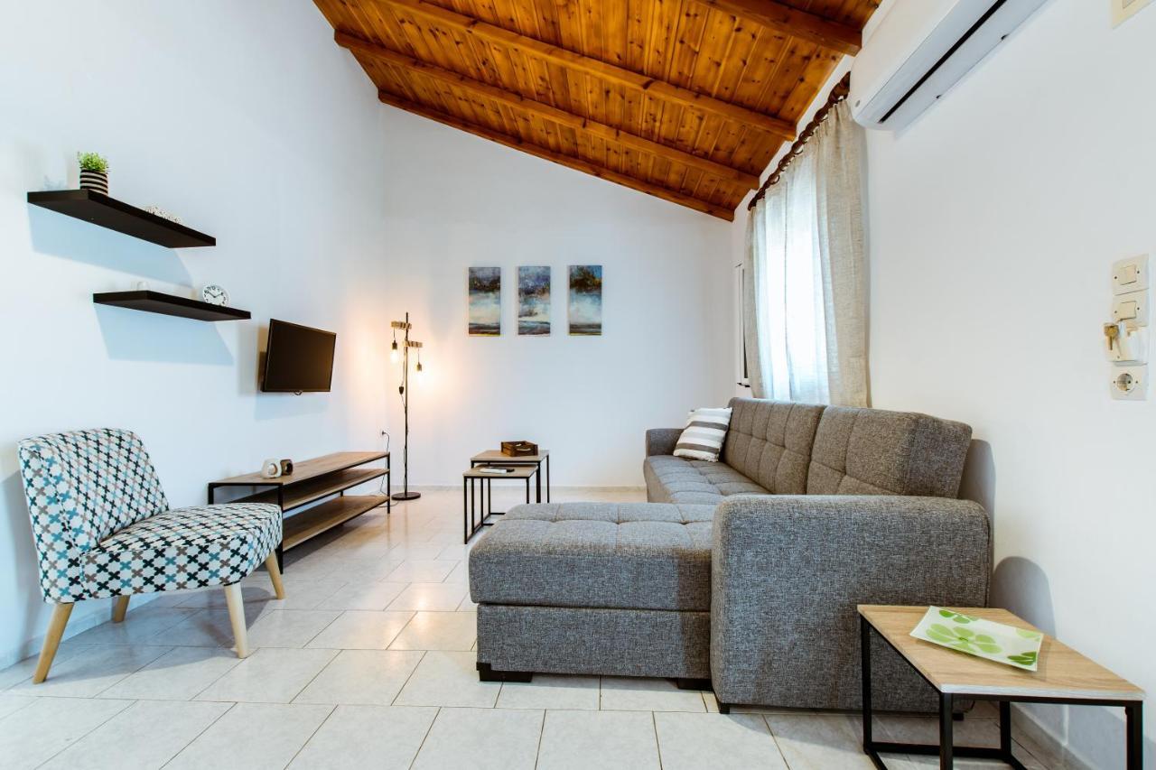 Koulouris Apartments & Studios カリヴェス エクステリア 写真