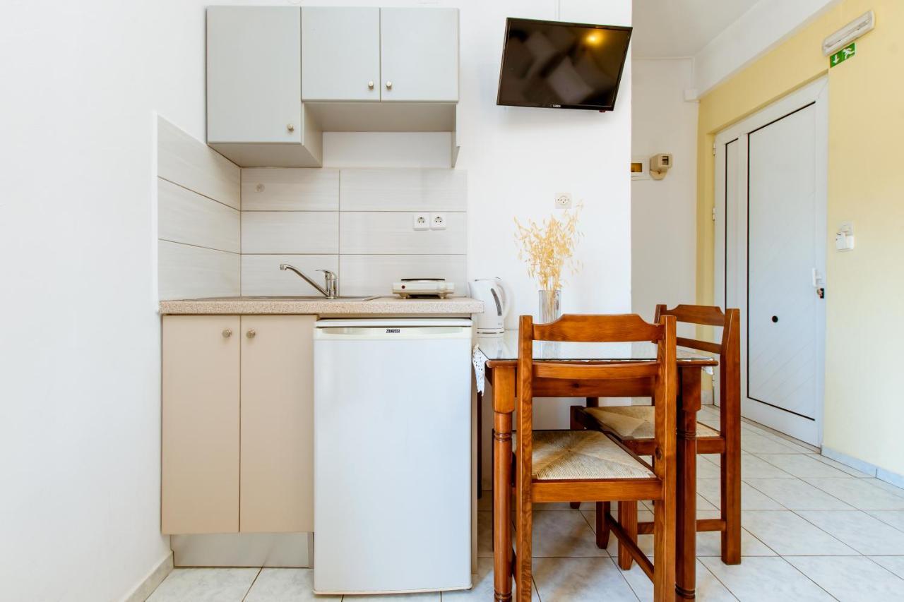 Koulouris Apartments & Studios カリヴェス エクステリア 写真