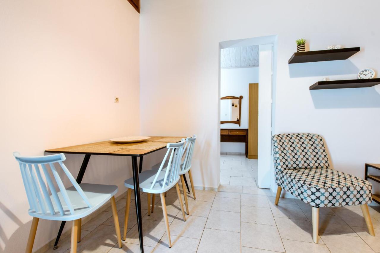 Koulouris Apartments & Studios カリヴェス エクステリア 写真