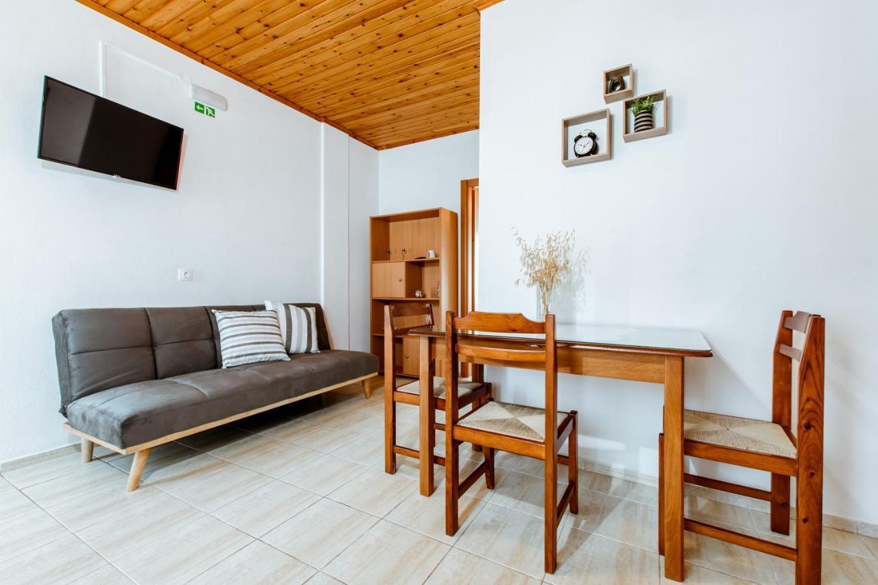 Koulouris Apartments & Studios カリヴェス エクステリア 写真