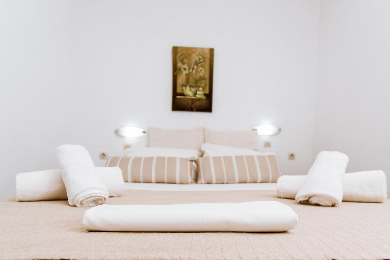 Koulouris Apartments & Studios カリヴェス エクステリア 写真
