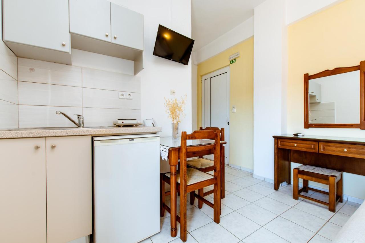 Koulouris Apartments & Studios カリヴェス エクステリア 写真