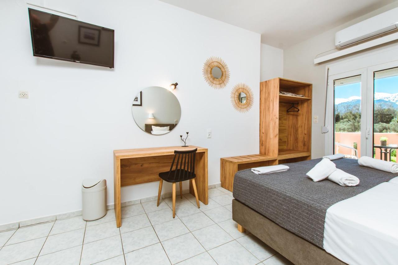 Koulouris Apartments & Studios カリヴェス エクステリア 写真