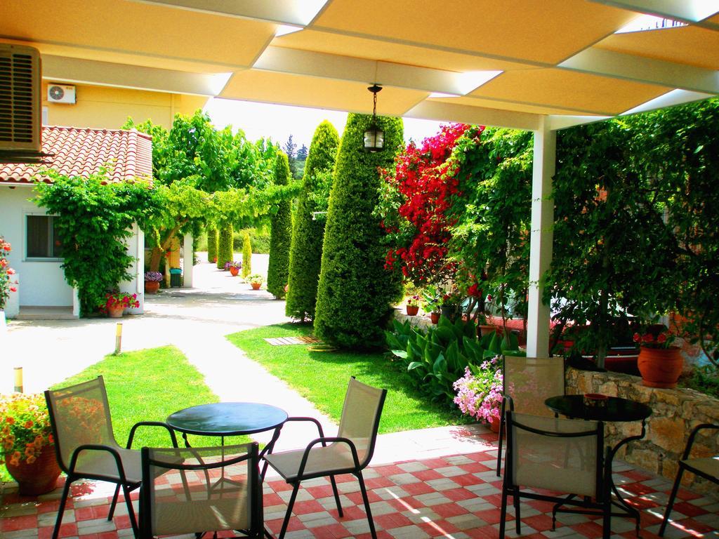 Koulouris Apartments & Studios カリヴェス エクステリア 写真