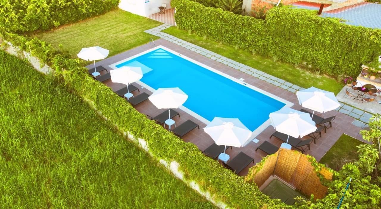 Koulouris Apartments & Studios カリヴェス エクステリア 写真